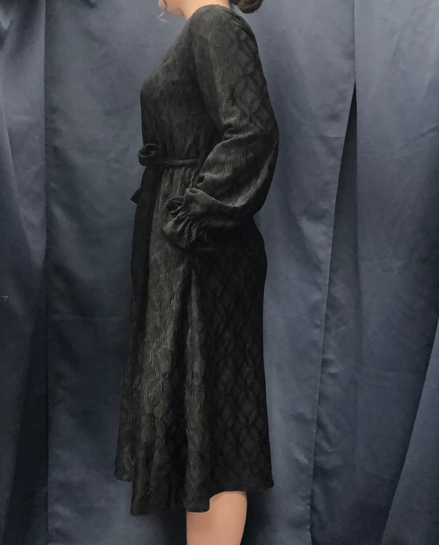 Selene Velvet Midi Dress